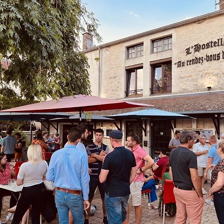 Hostellerie Au Rendez-Vous Des Amis Шомон Екстериор снимка