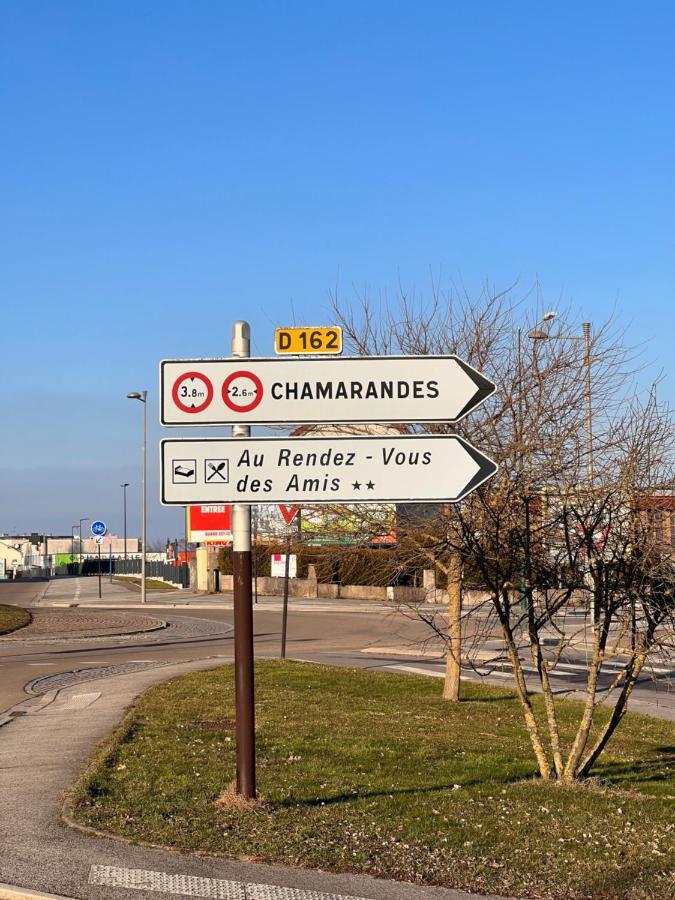 Hostellerie Au Rendez-Vous Des Amis Шомон Екстериор снимка