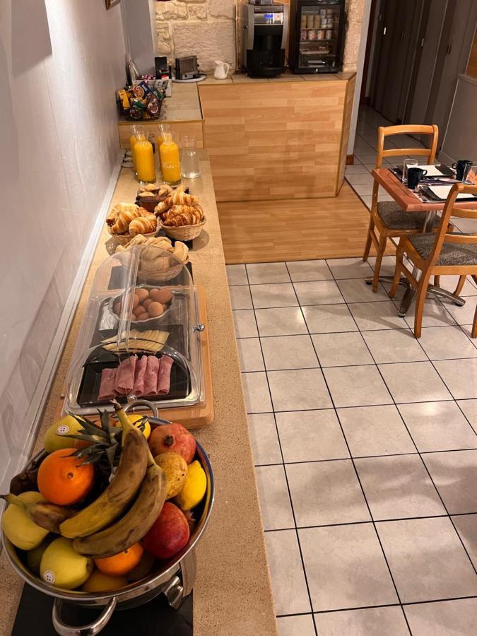 Hostellerie Au Rendez-Vous Des Amis Шомон Екстериор снимка