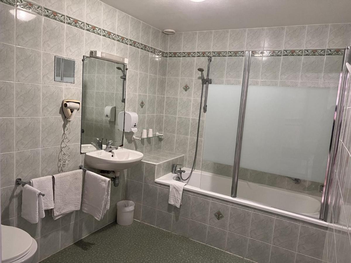 Hostellerie Au Rendez-Vous Des Amis Шомон Екстериор снимка