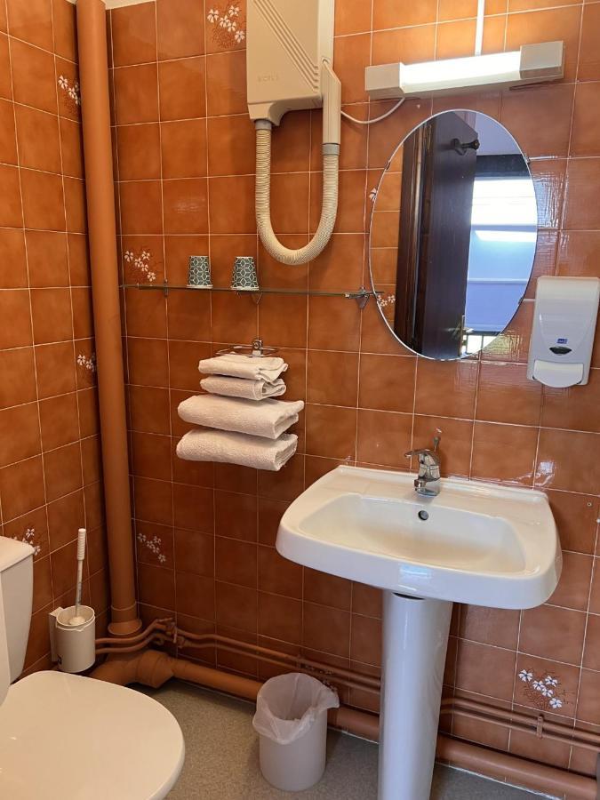 Hostellerie Au Rendez-Vous Des Amis Шомон Екстериор снимка