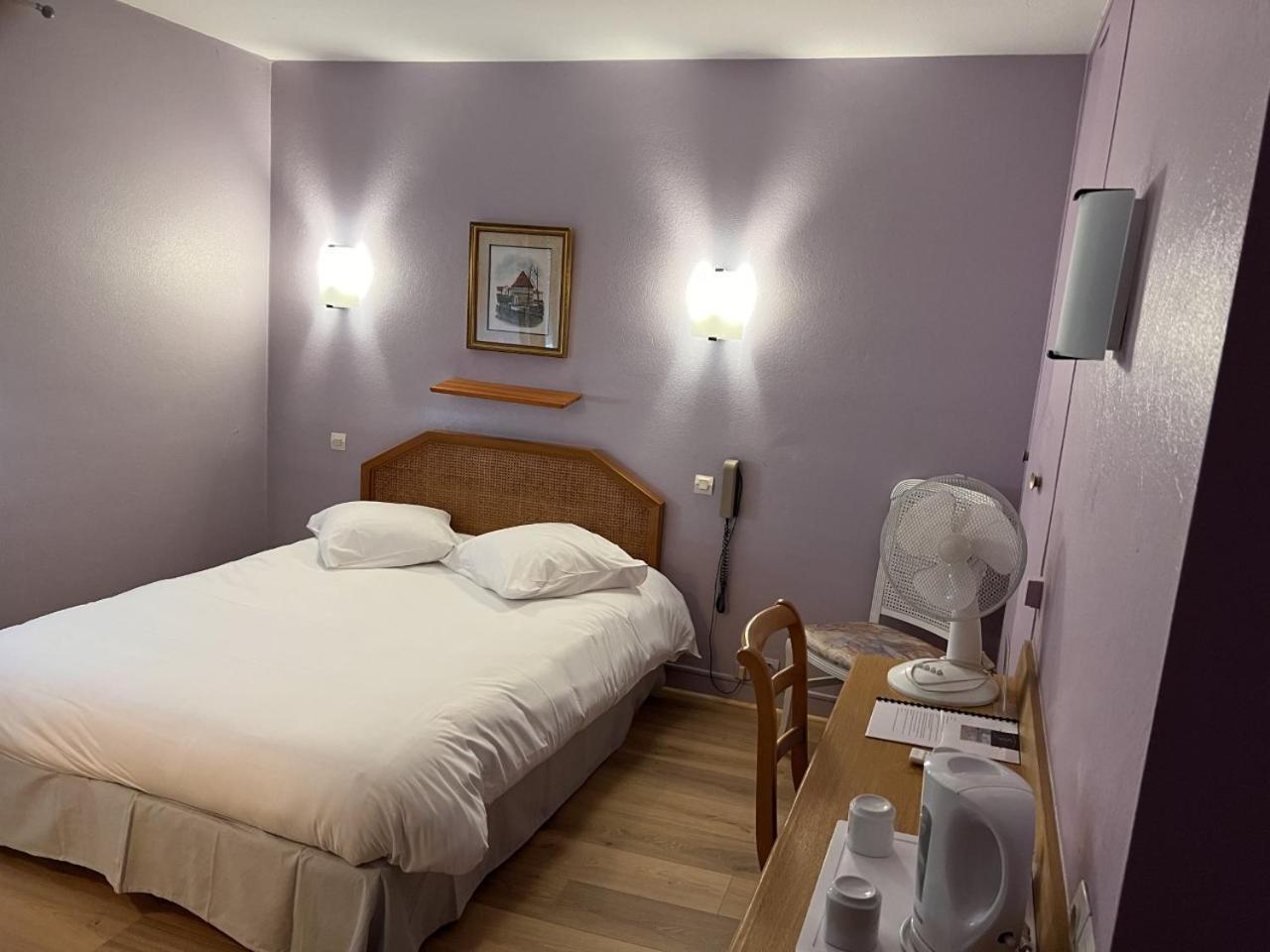 Hostellerie Au Rendez-Vous Des Amis Шомон Екстериор снимка