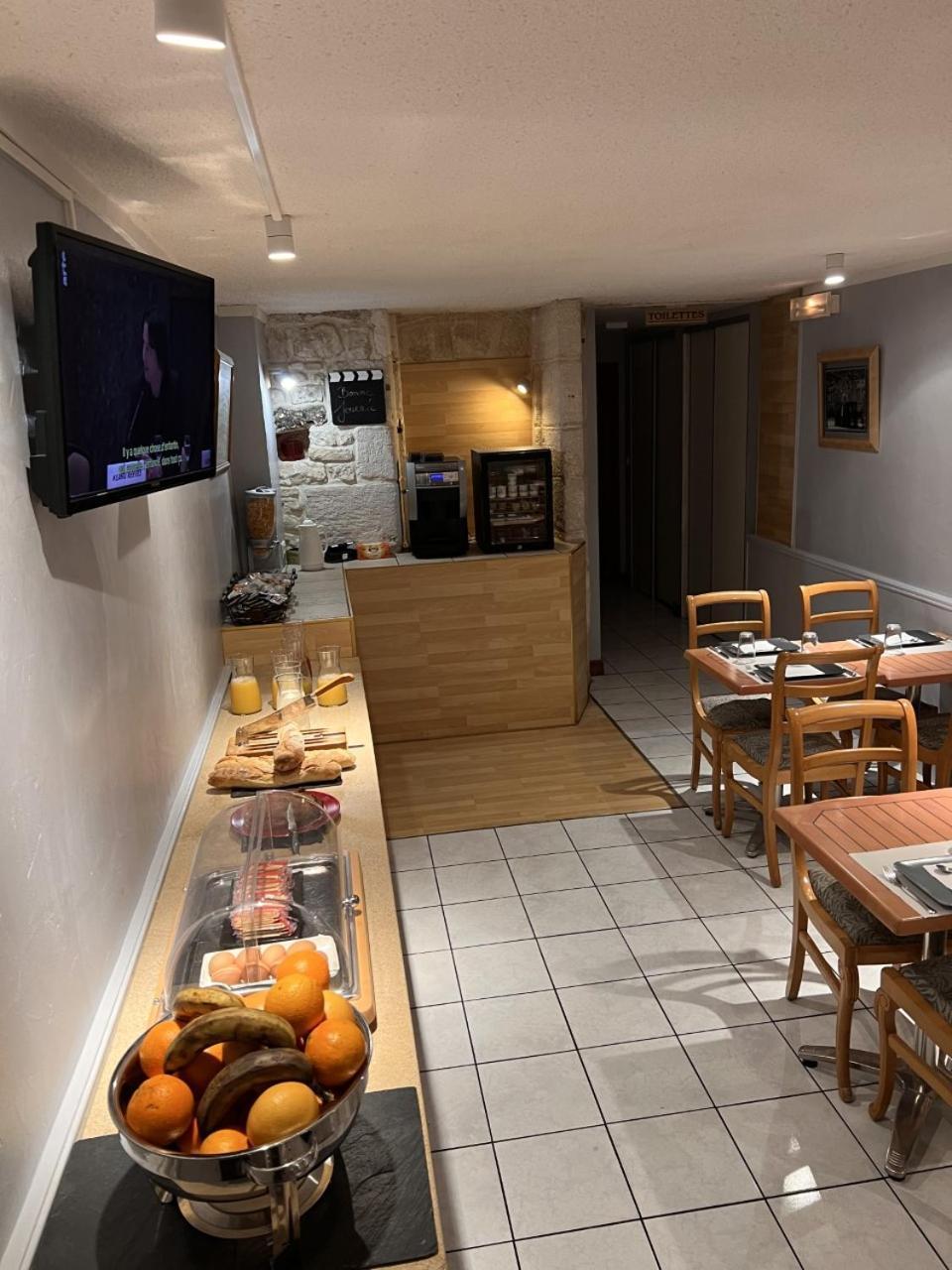Hostellerie Au Rendez-Vous Des Amis Шомон Екстериор снимка
